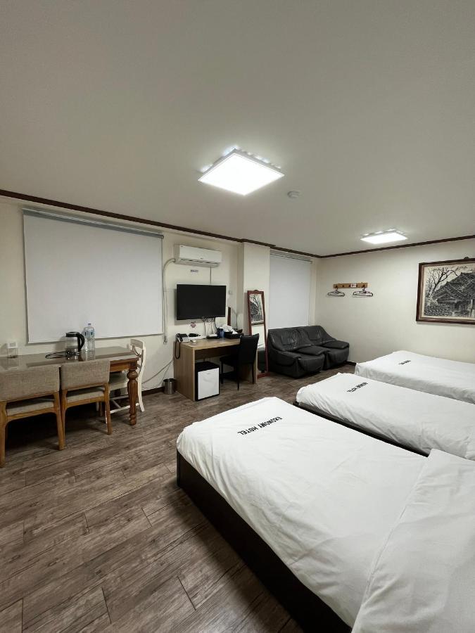Ekonomy Hotel Mokpo Exterior photo